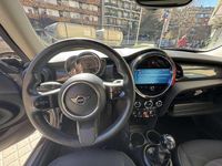 Usado Mini ONE 102 CV (75 kW) 2021 Gris Utilitario