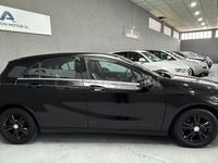 Usado Mercedes A180 AMG line 109 CV (80 kW) 2015 Negro Berlina