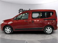 Usado Dacia Dokker Essentiel 109 CV (80 kW) 2021 Rojo Monovolumen