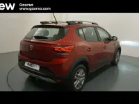 Usado Dacia Sandero Comfort 91 CV (66 kW) 2022 Rojo Berlina