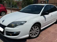 Usado Renault Laguna III Dynamique 110 CV (80 kW) 2012 Blanco Berlina
