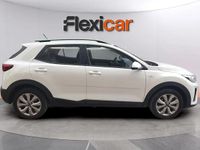 Usado Kia Stonic 84 CV (61 kW) 2022 Blanco SUV