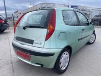Usado Fiat Punto 80 CV (58 kW) 2001 Verde Utilitario