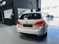 Używany Peugeot 308 SW Style 100 KM (73 kW) 2019 Biały Kombi