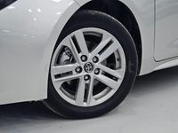 Usado Toyota Corolla Active 122 CV (89 kW) 2019 Gris / plata Berlina