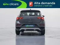 Usado VW T-Roc 110 CV (80 kW) 2024 Gris SUV