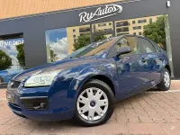 Usado Ford Focus Trend 90 CV (66 kW) 2005 Azul Berlina