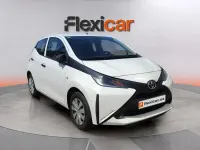 Usado Toyota Aygo X-cite 72 CV (52 kW) 2016 Blanco Utilitario