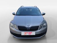 Usado Skoda Octavia Style 150 HP (110 kW) 2018 Cinzento Carrinha
