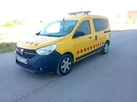 Usado Dacia Dokker Essentiel 107 HP (78 kW) 2020 Amarelo Monovolume