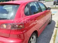 Käytetty Seat Ibiza 75 HP (55 kW) 2005 Punainen Viistoperä