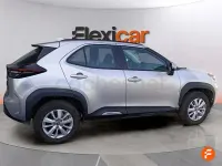 Usado Toyota Yaris Cross Active 116 CV (85 kW) 2025 Gris / plata SUV
