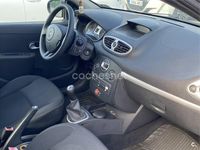 Usado Renault Clio II Authentique 70 CV (51 kW) 2010 Gris / plata Berlina