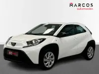 Usado Toyota Aygo X Play 72 CV (52 kW) 2023 SUV
