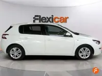 Usado Peugeot 308 Active 99 CV (72 kW) 2017 Blanco