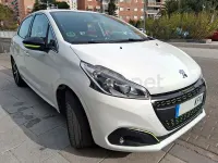 Usado Peugeot 208 Style 82 CV (60 kW) 2017 Blanco Utilitario