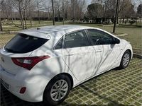 Usado Hyundai i30 Base 100 CV (73 kW) 2015 Blanco Berlina