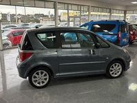 Usado Peugeot 1007 Sport 110 CV (80 kW) 2007 Gris / plata Monovolumen