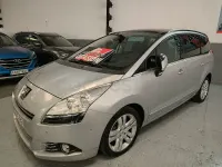 Usado Peugeot 5008 Access 112 CV (82 kW) 2012 Gris / plata Monovolumen