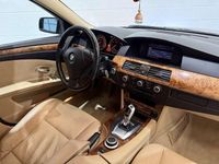 Usado BMW 523 190 CV (139 kW) 2007 Gris Berlina