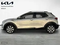 Usado Kia Stonic 100 CV (73 kW) 2025 Plateado SUV