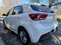 Usado Kia Rio 84 CV (61 kW) 2021 Blanco Berlina