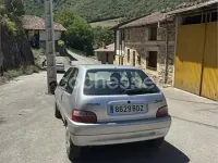 Usado Citroën Saxo 75 CV (55 kW) 2001 Gris / plata Utilitario