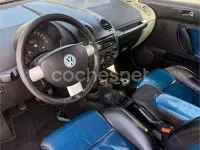 Usado VW New Beetle 90 CV (66 kW) 2001 Negro Utilitario