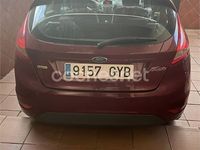 Usado Ford Fiesta Trend 68 CV (50 kW) 2010 Granate Utilitario