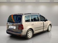 Usado VW Touran Advance 105 CV (77 kW) 2010 Gris Monovolumen