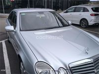 Usado Mercedes E220 Classic 150 CV (110 kW) 2007 Gris / plata Berlina