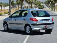 Usado Peugeot 206 75 CV (55 kW) 2002 Gris / plata Berlina