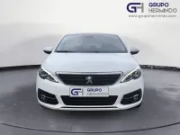 Usado Peugeot 308 Active 100 CV (73 kW) 2020 Blanco Berlina