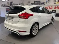 Usado Ford Focus Sport 120 CV (88 kW) 2015 Blanco Berlina