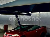 Usado Renault Mégane Cabriolet Authentique 115 CV (84 kW) 2004 Rojo Descapotable