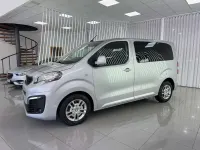 Usado Peugeot Traveller Business-Line 116 CV (85 kW) 2018 Gris Monovolumen