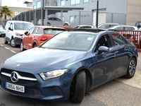 Usado Mercedes A180 116 CV (85 kW) 2021 Azul Utilitario