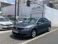 Usado VW Jetta Advance 105 CV (77 kW) 2011 Gris / plata Berlina