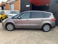Usado Ford S-MAX Titanium 140 CV (102 kW) 2015 Gris / plata Monovolumen