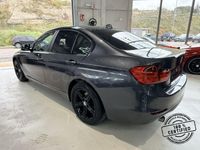 Usado BMW 318 Comfort Edition 143 CV (105 kW) 2015 Gris / plata Berlina