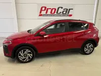 Usado Hyundai Bayon 100 CV (73 kW) 2024 Granate SUV