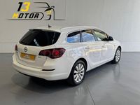 Usado Opel Astra Selective 110 CV (80 kW) 2011 Blanco Familiar