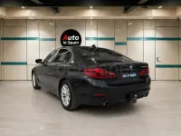 Usado BMW 530e Comfort Edition 252 CV (185 kW) 2020 Gris / plata Berlina