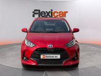 Usado Toyota Yaris Hybrid Active 116 CV (85 kW) 2023 Granate Berlina