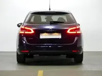 Usado Peugeot 308 Style 130 CV (95 kW) 2017 Azul Familiar