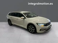 Usado VW Passat Executive 149 CV (109 kW) 2020 Blanco Familiar