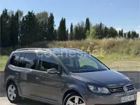 Usado VW Touran Edition 105 CV (77 kW) 2013 Gris / plata Monovolumen