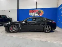 Usado Porsche Panamera Turbo 500 CV (367 kW) 2012 Negro Utilitario