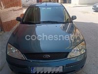 Usado Ford Mondeo Trend 125 CV (91 kW) 2002 Verde Berlina