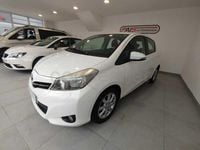 Usado Toyota Yaris Active 90 CV (66 kW) 2013 Blanco Utilitario